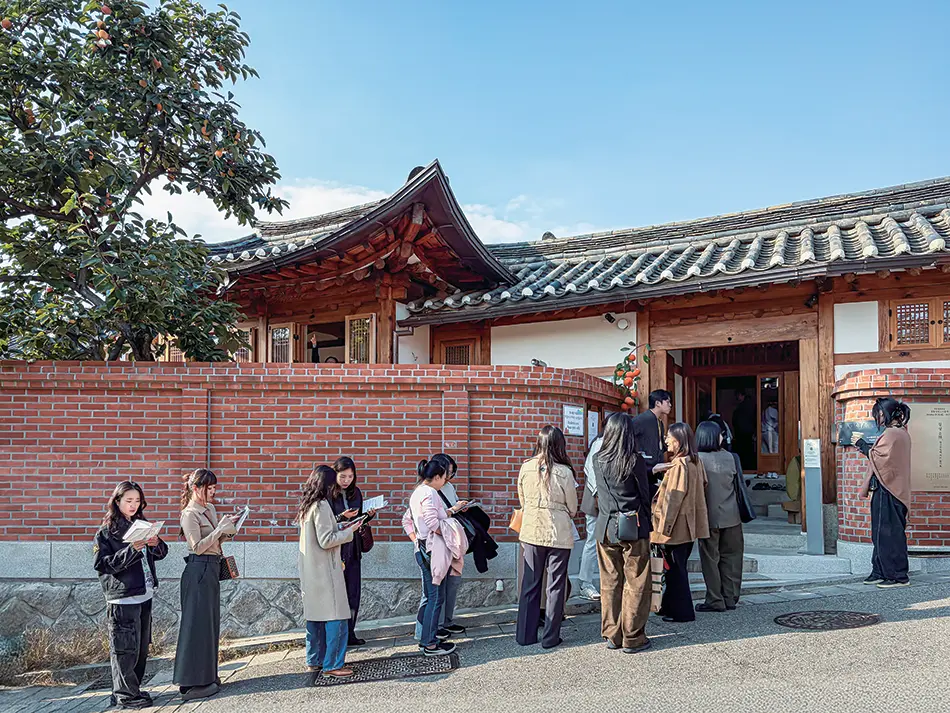 10월 28일부터 30일까지 3일간 진행한 행복작당 북촌·서촌은 많은 관람객의 발걸음으로 인산인해를 이루었다.